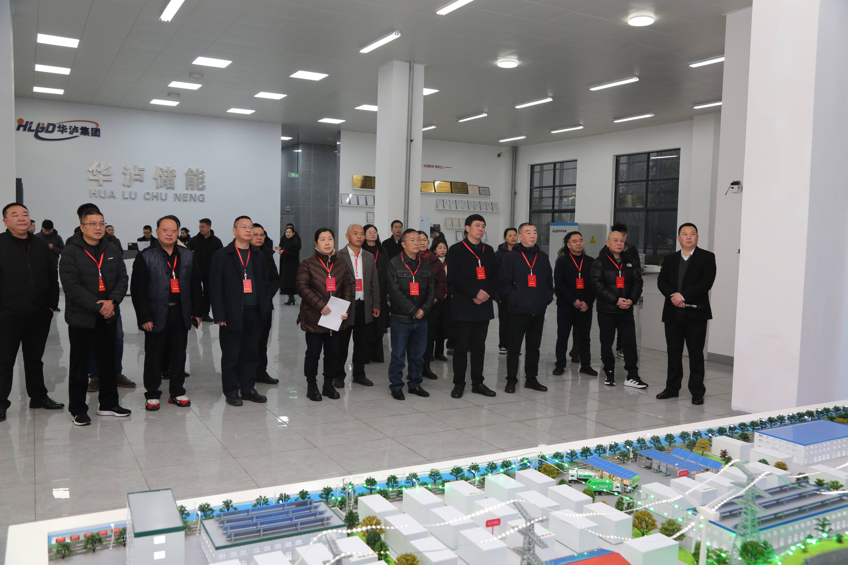 The Municipal Science and Technology Bureau and the Municipal People's Congress have visited and inspected Huashen Group successively, injecting confidence into the development of the energy storage industry.